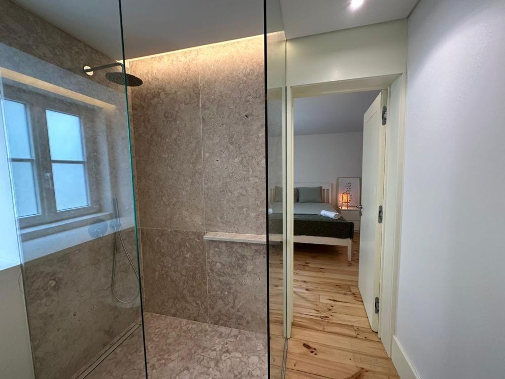 Suite In Cozy Apartment In Chiado In Shared House Lisbon Exterior photo
